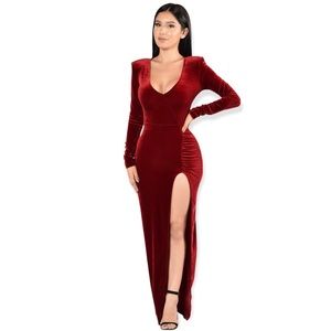 𝐅𝐀𝐒𝐇𝐈𝐎𝐍 𝐍𝐎𝐕𝐀 | BOLD DEEP V-CUT LONG SLEEVE SLIP WINE DRESS